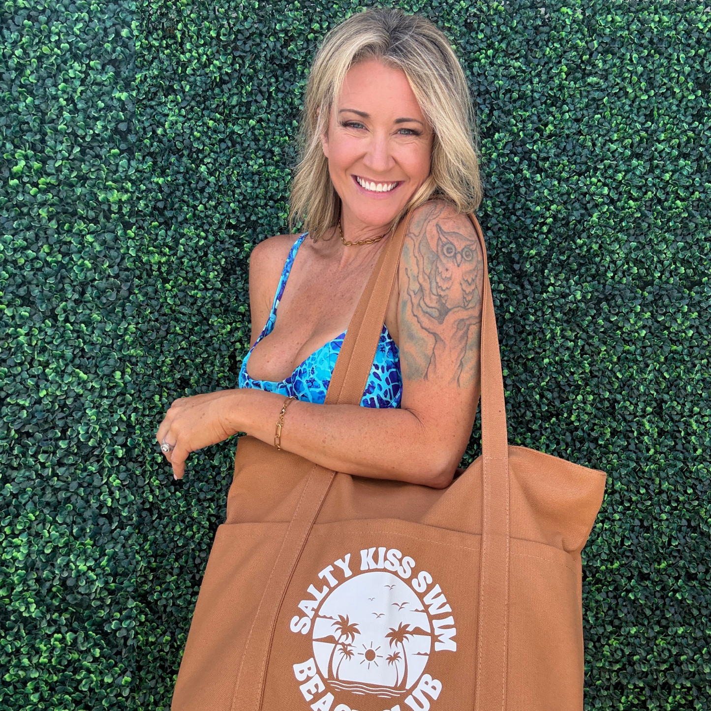 Beach Club - Salty Kiss Swim Tote Bag