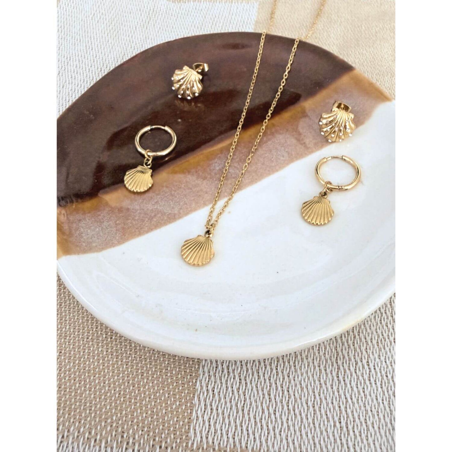 Seashell Minimalistic Necklace