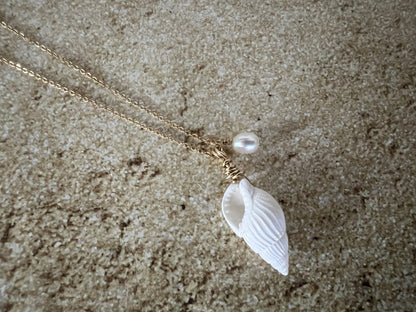 Natural White Seashell Gold Filled Necklace with Pearl image 4
