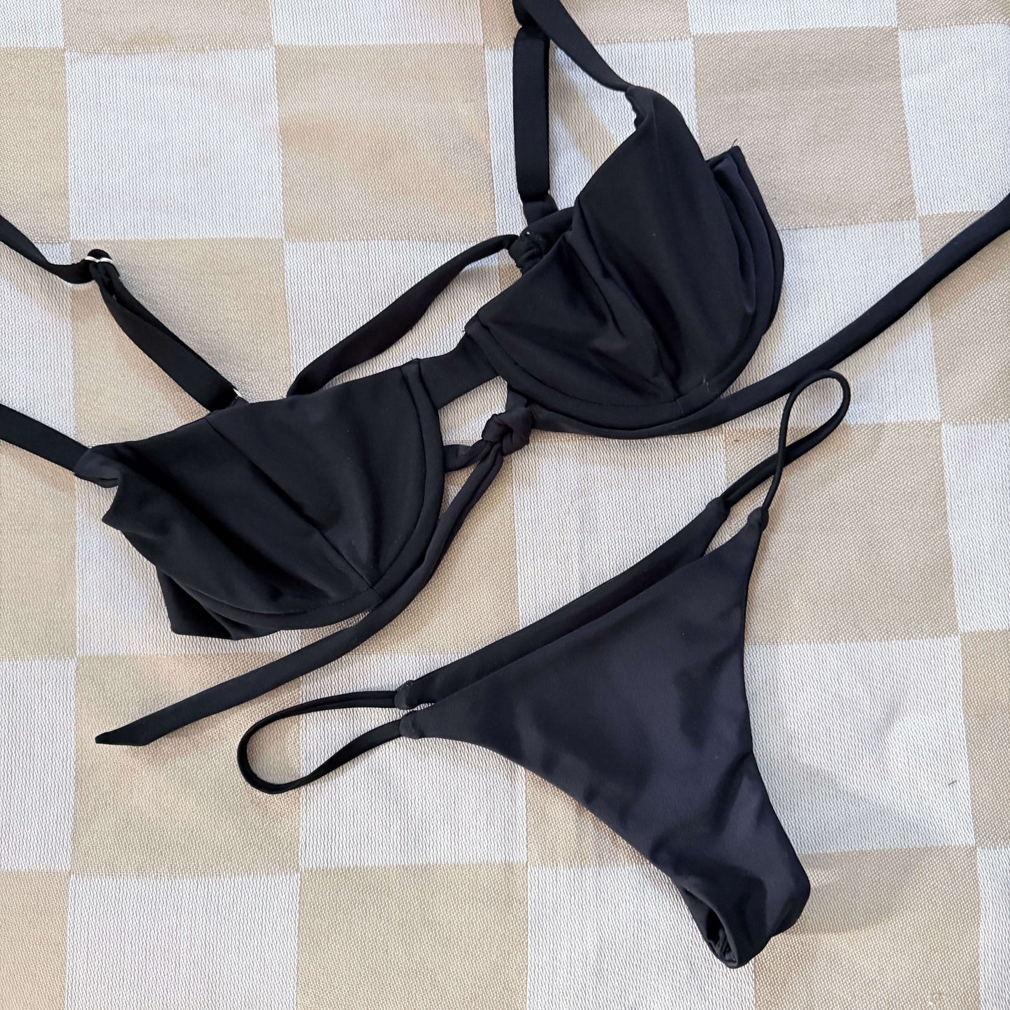 Cali Underwire Bikini Top - Onyx