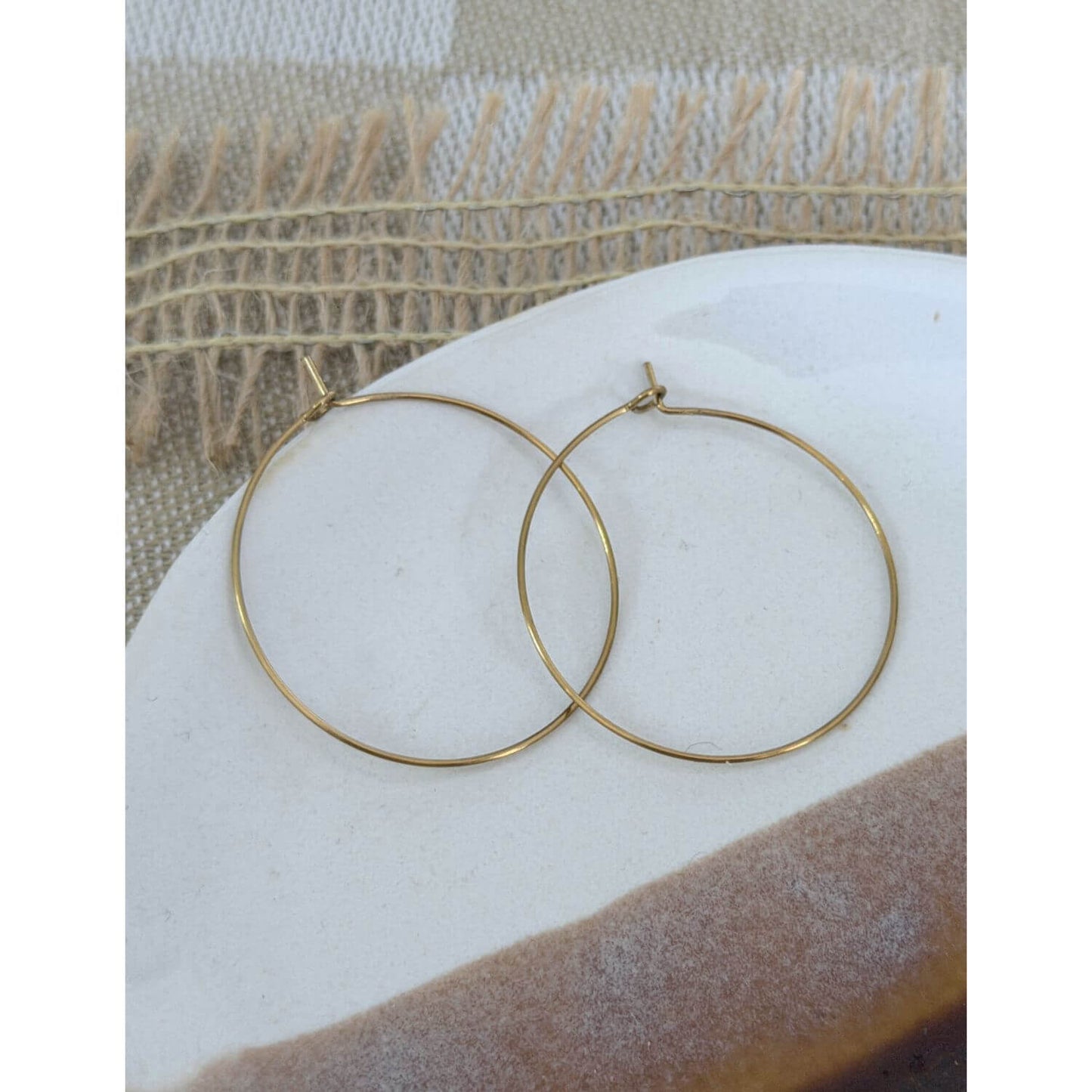 Sydney Wire Hoop Earrings